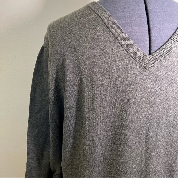 Old Navy V-Neck Sweater Dark Heather Gray - Picture 6 of 12